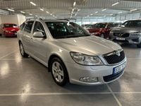 Begagnad Skoda Octavia Elegance 123 HK (90 kW) 2010 Silver Kombi