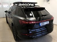 Begagnad Audi Q8 e-tron Premium 300 kW (408 HK) 2024 Svart SUV