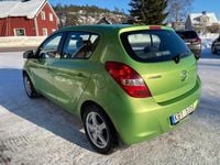 Begagnad Hyundai i20 Premium 78 HK (57 kW) 2012 Grön Halvkombi
