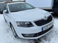 Begagnad Skoda Octavia Style 150 HK (110 kW) 2017 Vit Kombi