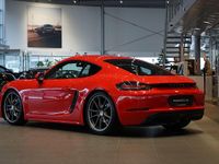 Begagnad Porsche 718 Cayman 303 HK (222 kW) 2019 Röd Sportkupé