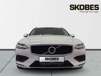 Begagnad Volvo V60 Momentum 192 HK (141 kW) 2020 Vit Kombi