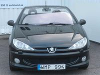Begagnad Peugeot 206 CC Griffe 109 HK (80 kW) 2005 Svart (svartmetallic) Cab