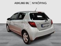 Begagnad Toyota Yaris Hybrid Active 101 HK (74 kW) 2014 Silver Halvkombi