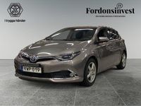 Begagnad Toyota Auris Hybrid Executive 136 HK (100 kW) 2015 Brun Halvkombi
