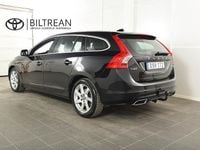 Begagnad Toyota Auris Hybrid Edition 136 HK (100 kW) 2016 Röd Halvkombi