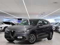 Begagnad Alfa Romeo Stelvio 150 HK (110 kW) 2017 Grå SUV