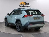 Begagnad Toyota RAV4 Hybrid 222 HK (163 kW) 2022 Ljusgrön SUV