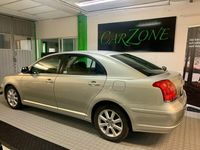 Begagnad Toyota Avensis 147 HK (108 kW) 2004 Silver Halvkombi