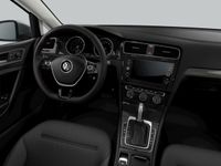 begagnad VW Golf Masters LIM 1.0 TSI 110 DSG7, Carplay, Sensorer