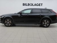 begagnad Volvo V90 CC * OUTLET * B4 AWD Diesel Adv SE Nav-Pro Parkeringssupport Drag