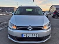 Begagnad VW Sharan 150 HK (110 kW) 2012 Silver Minibuss