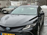 Begagnad Toyota Camry Hybrid 218 HK (160 kW) 2022
