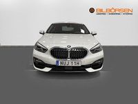 Begagnad BMW 118 Sport Line 136 HK (100 kW) 2021 Vit Halvkombi