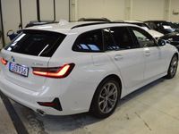 begagnad BMW 320 d Touring Sport line Aut Drag Nav Vinterdäck 2022, Kombi