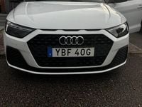 Begagnad Audi A1 Sportback 116 HK (85 kW) 2019 Färgen på bilen är vit och taket svart Halvkombi