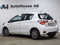 begagnad Toyota Yaris Hybrid e-CVT Backkamera 2019, Halvkombi