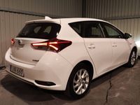 begagnad Toyota Auris Hybrid Auris