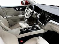 Begagnad Volvo V60 CC Momentum 190 HK (139 kW) 2020 Röd Kombi