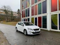 Begagnad Peugeot 308 Active 120 HK (88 kW) 2017 Vit Halvkombi
