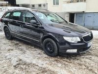 Begagnad Skoda Superb Ambition 140 HK (102 kW) 2012 Svart Kombi