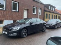 Begagnad Volvo S60 181 HK (133 kW) 2015 Super fin svart volvo Sedan
