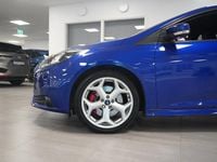 Begagnad Ford Focus ST 250 HK (183 kW) 2012 Blå Halvkombi