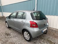 begagnad Toyota Yaris 5-dörrar 1.4 D 90hk Nybes.Dragkrok. SOV Hjul.