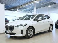 Begagnad BMW 225 Active Tourer Comfort Edition 245 HK (180 kW) 2023 Mineralvit metallic Minibuss