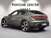 Begagnad Porsche Macan 4 Electric 2026 Grön SUV
