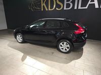 Begagnad Volvo V40 Momentum 120 HK (88 kW) 2016 Svart Halvkombi