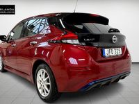 Begagnad Nissan Leaf Tekna 110 kW (150 HK) 2018 Röd Halvkombi
