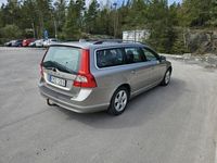 begagnad Volvo V70 2.4D Automat, Momentum, Nyservad + Dragkrok