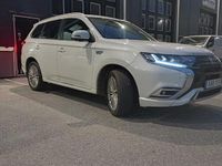 Begagnad Mitsubishi Outlander 224 HK (164 kW) 2019 Metallic SUV