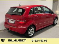 Begagnad Mercedes B180 116 HK (85 kW) 2010 Röd Minibuss