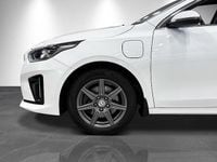 Begagnad Kia Ceed Sportswagon Advance 141 HK (103 kW) 2020 Vit Kombi