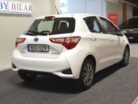 begagnad Toyota Yaris Hybrid e-CVT Euro 6 Endast 6000 Mil