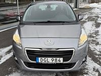 Begagnad Peugeot 5008 120 HK (88 kW) 2016 Grå metalliclack Minibuss