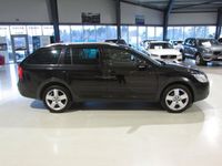 begagnad Skoda Octavia Scout 2.0 TDI 4x4 Euro 5 DRAG VÄRMARE GPS NY KAMREM