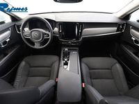 Begagnad Volvo V90 Core 198 HK (145 kW) 2023 Vit Kombi