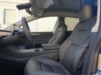 Begagnad Tesla Model Y Long Range AWD 378 kW (514 HK) 2022 Midnight silver metallic | helsvart premium interiör SUV