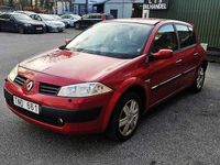 Begagnad Renault Mégane II 98 HK (72 kW) 2002 Mörkröd Halvkombi
