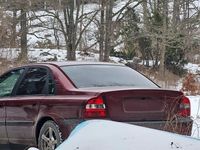 Begagnad Volvo S80 140 HK (102 kW) 2000 Mörk röd Sedan