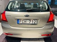 begagnad Kia Ceed Cee´d CEED1.6 CVVT AUTO LÅGMIL TVÅ ÄGARE 2010, Halvkombi