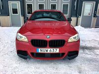 begagnad BMW M550 d xDrive M Sport Taklucka NAVI HUD KEYLESS SE SPEC
