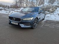 Begagnad Volvo V60 150 HK (110 kW) 2019 Denim blue metallic 723 Kombi