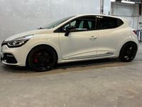 Begagnad Renault Clio IV Trophy 220 HK (161 kW) 2016