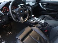 begagnad BMW 320 i xDrive Touring M-Sport Navi Läder Drag