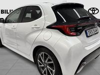 Begagnad Toyota Yaris Hybrid Skyview Edition 117 HK (86 kW) 2021 Vit Halvkombi