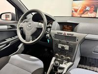 Begagnad Opel Astra 105 HK (77 kW) 2005 Svart Kombi
